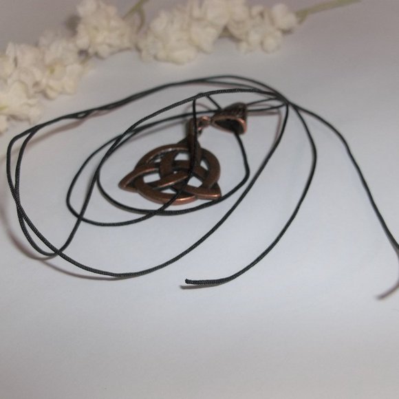 Celtic Knot Triquetra Necklace Pendant Charm Red Copper Adjustable Length C569 - Picture 5 of 9